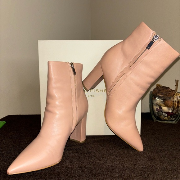 Ankle boots; very cute & classy; very comfortable & soft. - Picture 11 of 11